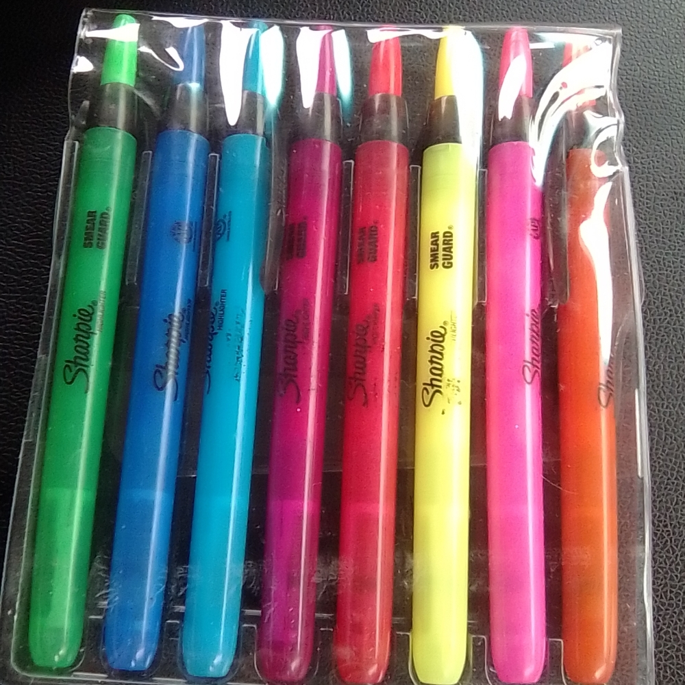 Sharpie highlighter set of 8